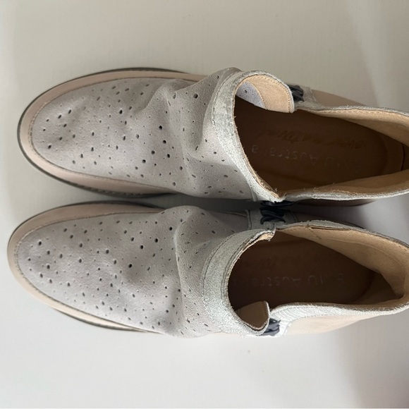 Emu Australia Women's Size 7 Perforated Summer boot Leather Pull On Shoes - Picture 7 of 16